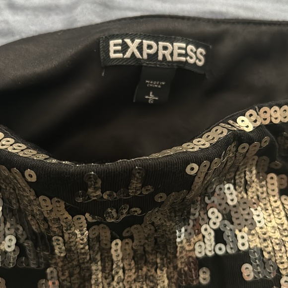 Express sequin mini skirt - Picture 2 of 3